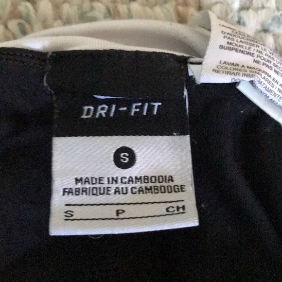 Black and White Nike Tennis skirt - Picture 4 of 4